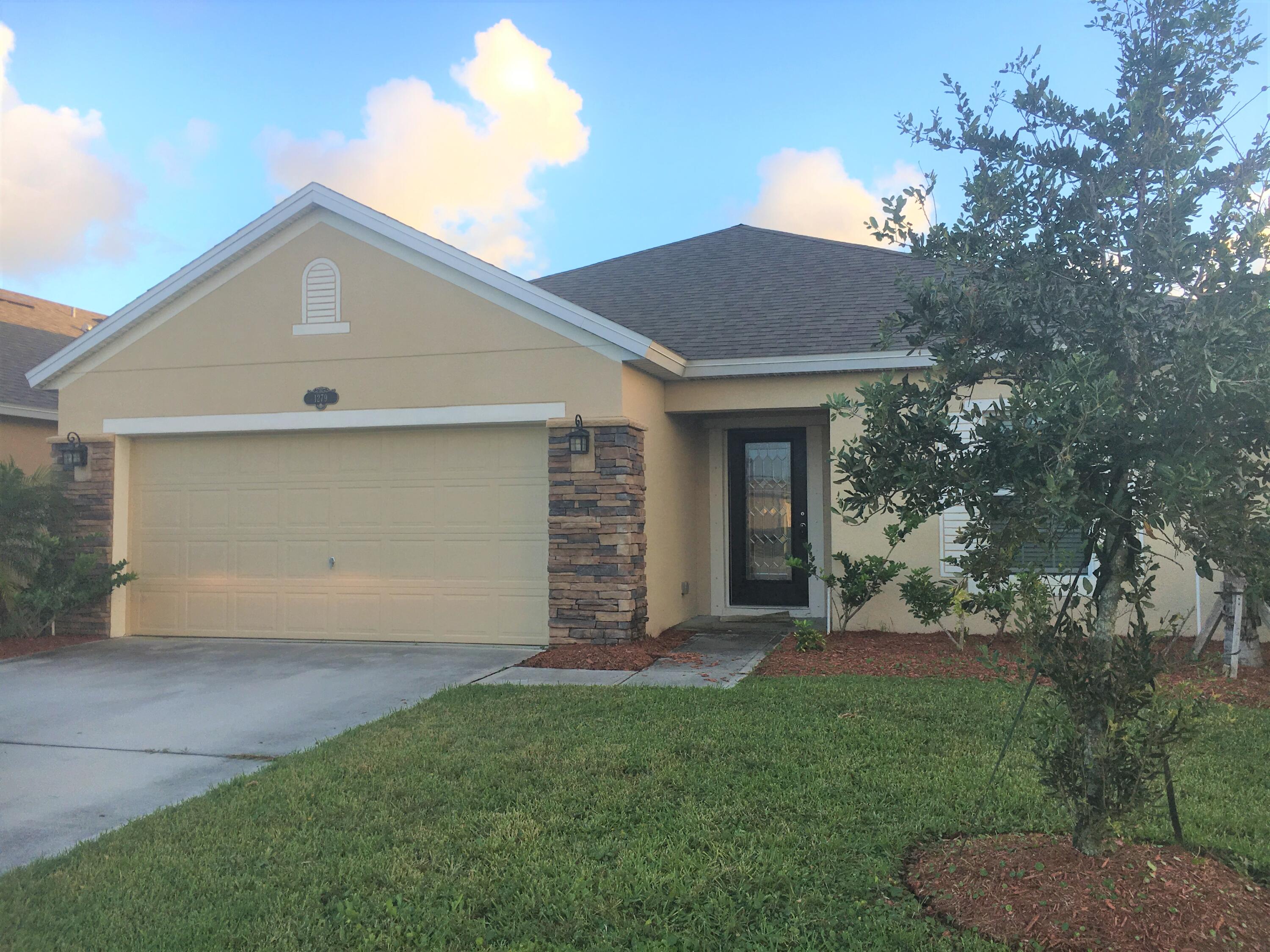 Corbett Ln, Melbourne, FL 32904