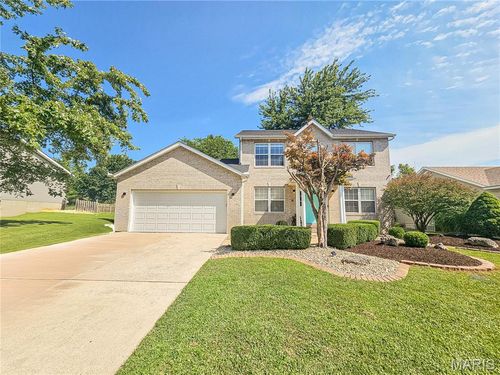 18 Autumn Glen Dr, Glen Carbon, IL, 62034-1615 | Card Image