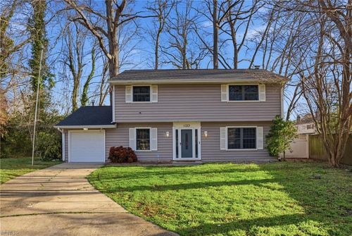 228 Fincastle Dr, Newport News, VA, 23601-1412 | Card Image