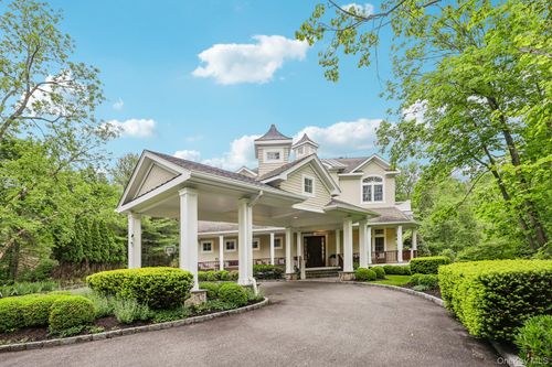 5 Mill Rd, Huntington, NY, 11743-1032 | Card Image