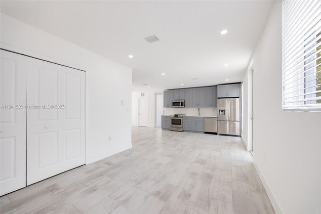 3823 Thomas Ave, House other with 5 bedrooms, 4 bathrooms and null parking in Miami FL | Image 12