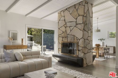 716 W Oak Ave, El Segundo, CA, 90245-2214 | Card Image