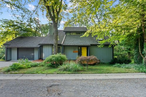 3509 Trails End, Lexington, KY, 40517-2018 | Card Image