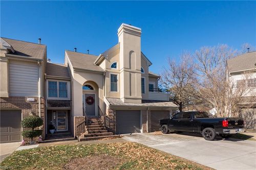 1049 Hanson Way, Virginia Beach, VA, 23454-6047 | Card Image