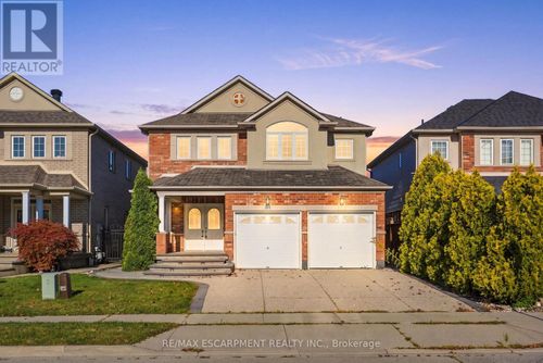 84 Deerborn Dr, Hamilton, ON, L8V0A7 | Card Image