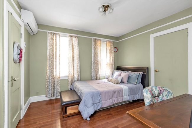 2 - 48 206 Th St, Home with 5 bedrooms, 2 bathrooms and 3 parking in Oakland Gardens NY | Image 14