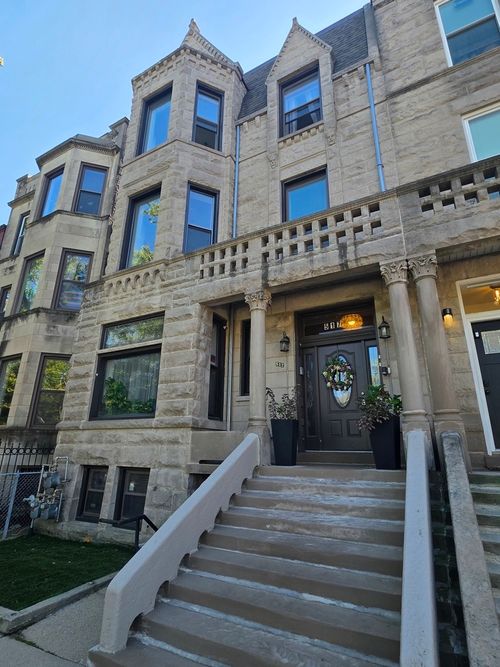 2-517 E 46th Place E, Chicago, IL, 60653 | Card Image