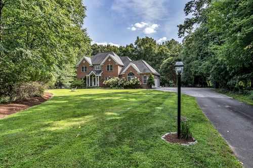 52 Goodnow Ln, Framingham, MA, 01702-5505 | Card Image