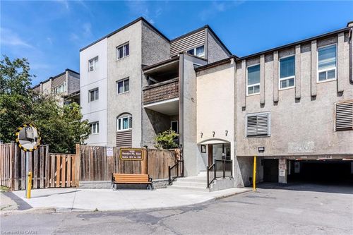 227-1055 Dundas St E, Mississauga, ON, L4Y3X6 | Card Image