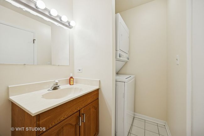 APT-205 - 1121-W Hinswood Dr, Condo with 2 bedrooms, 2 bathrooms and 1 parking in Darien IL | Image 17