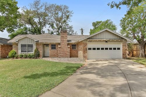 1719 Longhorn Dr, Houston, TX, 77080-7008 | Card Image