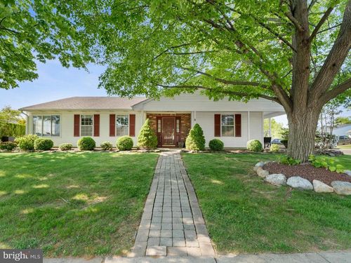 2 Windmill Ct, COLUMBUS, NJ, 08022-1055 | Card Image