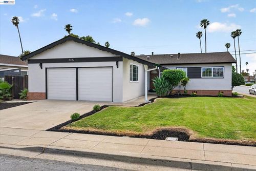 5231 Silver Reef Dr, Fremont, CA, 94538-1853 | Card Image