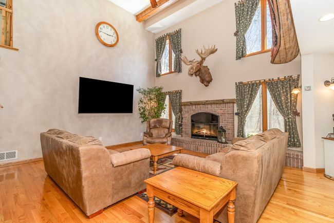 Living Room | Image 10