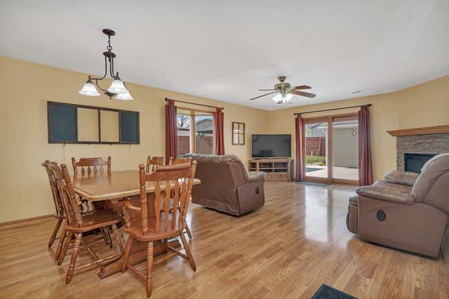 1713 Innercircle Dr, House other with 3 bedrooms, 1 bathrooms and 6 parking in Crest Hill IL | Image 16