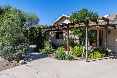 19 Escalones Court, Nogales, AZ, 85621 | Card Image