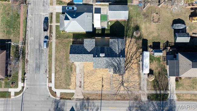 305 E Hauser St, House other with 4 bedrooms, 3 bathrooms and 2 parking in Litchfield IL | Image 45