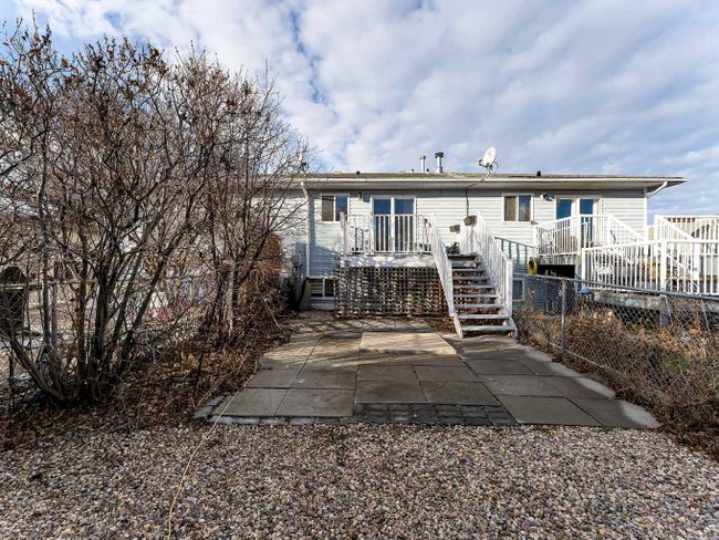 611 2 Street Se, Home with 3 bedrooms, 1 bathrooms and 2 parking in Redcliff AB | Image 22