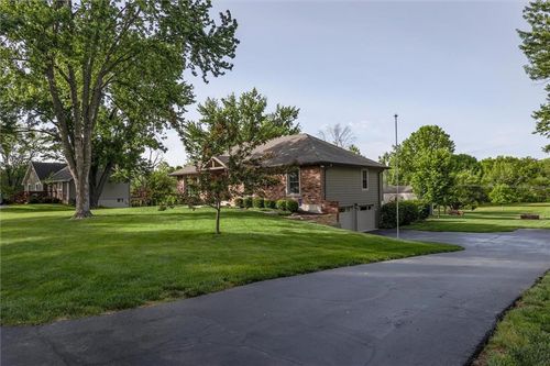 8918 Millstone Dr, Lenexa, KS, 66220-2559 | Card Image