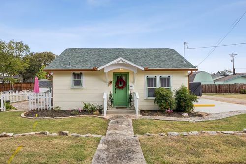 215 S Lambert St, Granbury, TX, 76048-2431 | Card Image