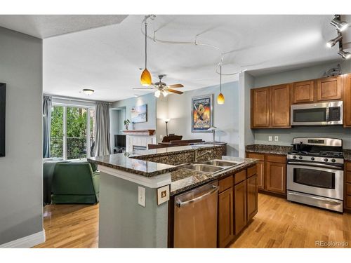 102-9079 E Panorama Cir, Englewood, CO, 80112-3562 | Card Image