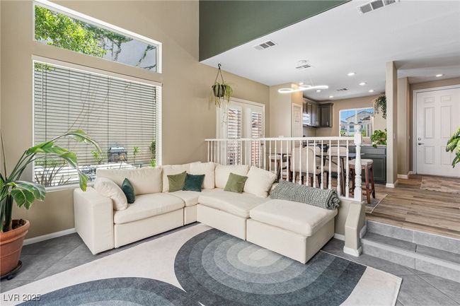 10276 Cherry Brook St, House other with 3 bedrooms, 3 bathrooms and null parking in Las Vegas NV | Image 5