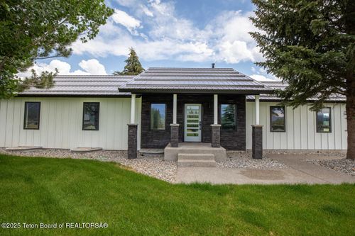 149 Larkspur Cir, Alpine, WY, 83128 | Card Image