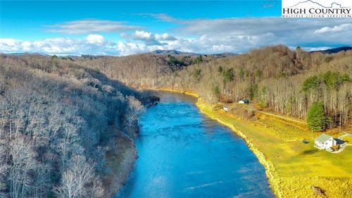 7 Legra Rd, Grassy Creek, NC, 28631-9104 | Card Image