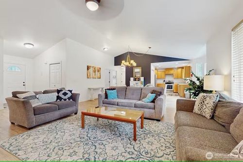 120 Pine Glen Ct, Easton, WA, 98925-5955 | Card Image
