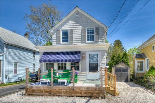 220 Narragansett Ave, Barrington, RI, 02806-1021 | Card Image
