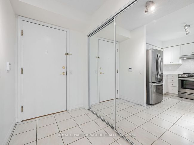 413 - 35 Kingsbridge Garden Cir, Condo with 2 bedrooms, 2 bathrooms and null parking in Mississauga ON | Image 19