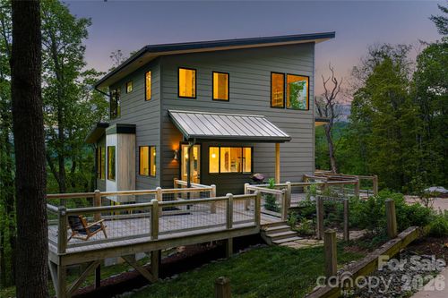 77 Mcintyre Dr, Asheville, NC, 28803-8707 | Card Image