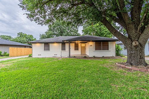 608 Laurel St, Lancaster, TX, 75134-3222 | Card Image