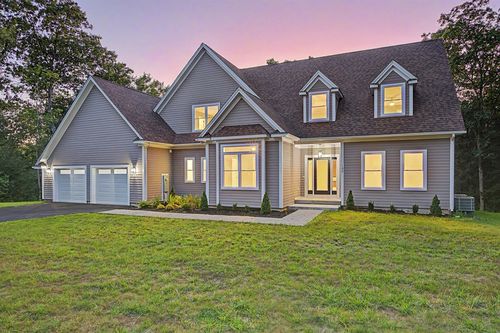 130 Lindenridge Rd, Amherst, MA, 01002-9707 | Card Image