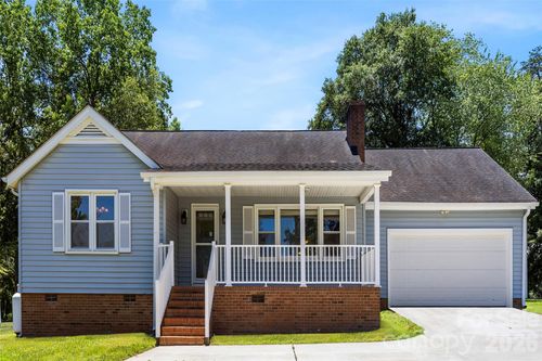 3447 Lake Shore Rd S, Denver, NC, 28037-8234 | Card Image