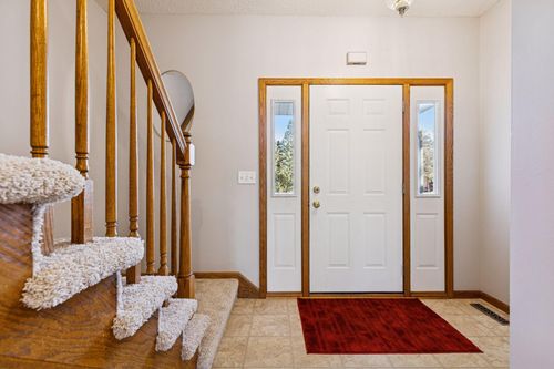 5913 Red Pine Blvd, White Bear Tp, MN, 55110-2354 | Card Image