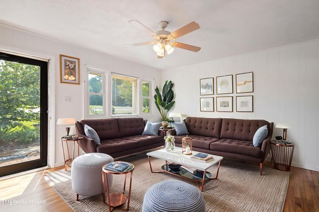 IMG_8805 - Living Room - Modern - 5 | Image 4