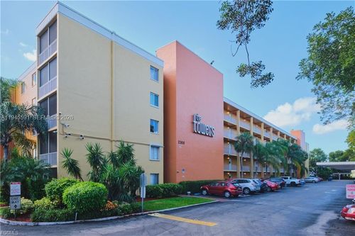 519-2366 E E Mall Dr, FORT MYERS, FL, 33901 | Card Image