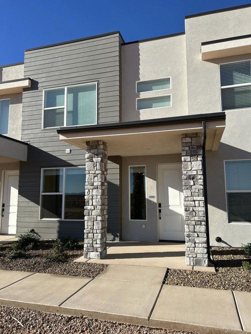 1068 E Malibu Ln, Washington, UT, 84780 | Card Image