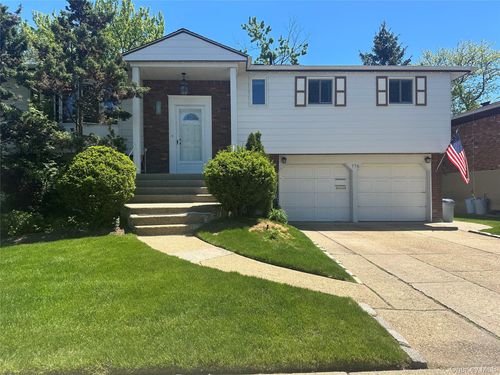 776 Bunker Rd, Valley Stream, NY, 11581-3538 | Card Image