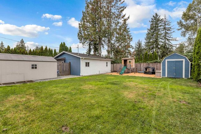 12033 261 St, House other with 4 bedrooms, 3 bathrooms and 8 parking in Maple Ridge BC | Image 38