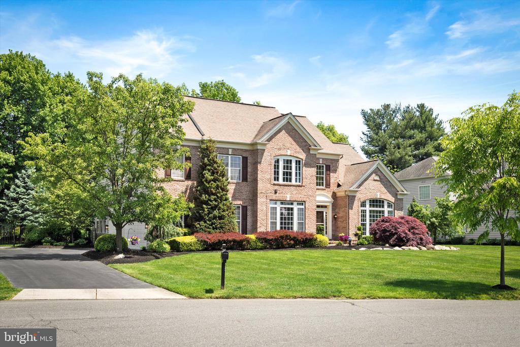Blyman Ct, Trenton, NJ 08690