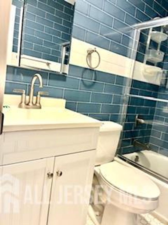 318 High St, Townhouse with 3 bedrooms, 2 bathrooms and null parking in Perth Amboy NJ | Image 28