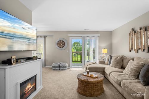 3-875 Golf Course Rd, Crystal Lake, IL, 60014-1633 | Card Image