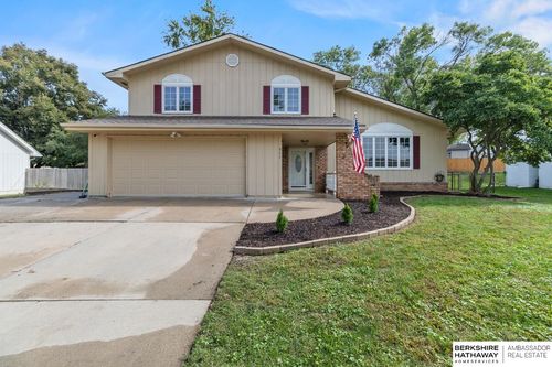 911 Buckboard Blvd, Papillion, NE, 68046-3741 | Card Image