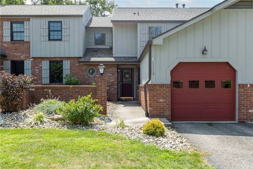 1119 Valleyview Dr, Lawrence, PA, 15055-1022 | Card Image