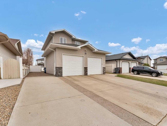 9 Sundown Close Sw, Home with 4 bedrooms, 3 bathrooms and 4 parking in Medicine Hat AB | Image 40