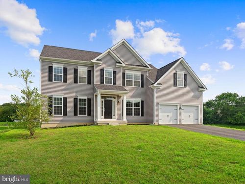 724 Magnolia Ave, SMYRNA, DE, 19977-5268 | Card Image