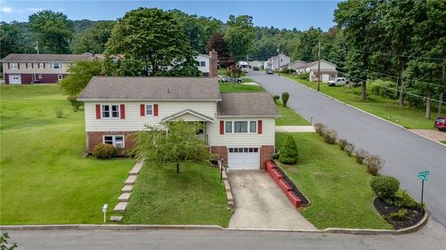 14 Brook Dr, Lehighton, PA, 18235-9635 | Card Image