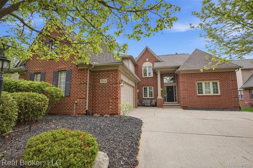 29126 Eastman Trl, Novi, MI, 48377-2858 | Card Image